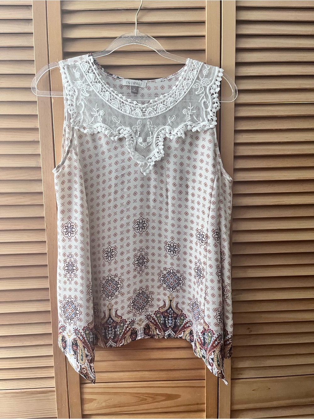 Roz & Ali Cream Paisley Lace Yoke Sleeveless Top